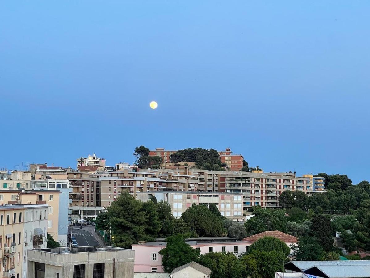 18 Dante Luxury Suites Cagliari Extérieur photo